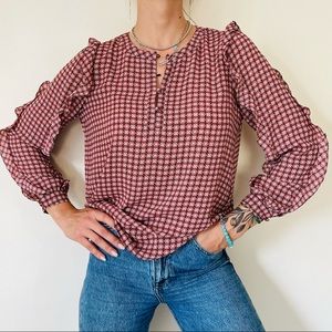 Loft petites Blouse top with Ruffled Sleeves printed